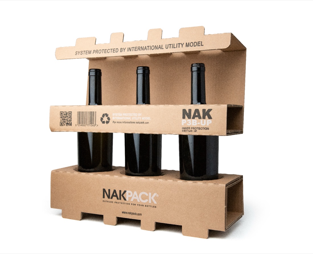 Inserto NAKPACK con tre bottiglie sospese e protette